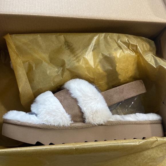 Koolaburra by UGG, size 7 - Picture 4 of 9